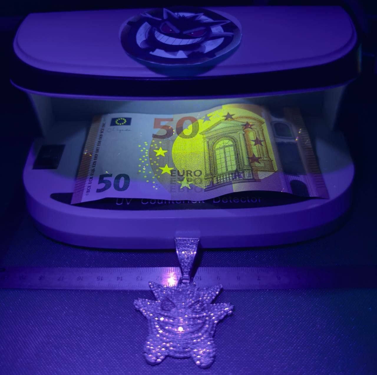 50 Euro note under UV detector